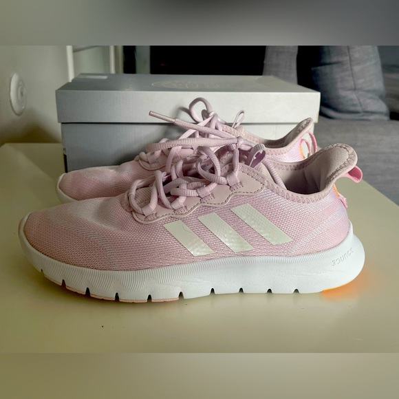 Adidas pink running shoes - Picture 4 of 6
